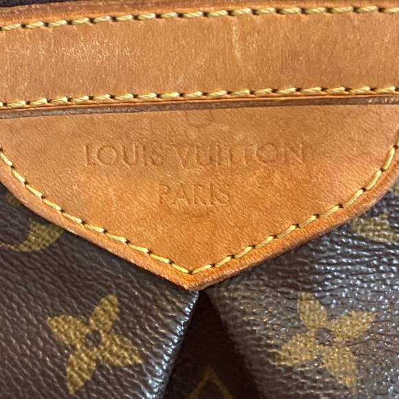 Authentic Louis Vuitton Tivoli GM in excellent condition with dust bag included. - Picture 3 of 7